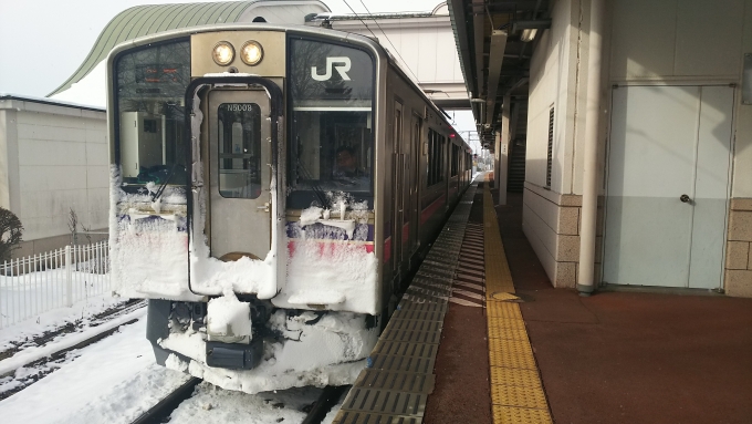 鉄道乗車記録の写真:乗車した列車(外観)(1)        「雫石発車前(上り方)」