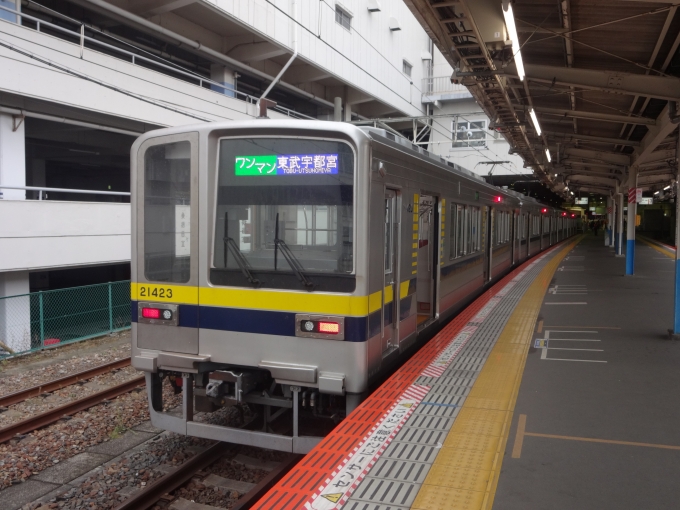 鉄道乗車記録の写真:乗車した列車(外観)(1)        「東武宇都宮発車前(上り方)
栃木始発403列車の折返しとなります。」