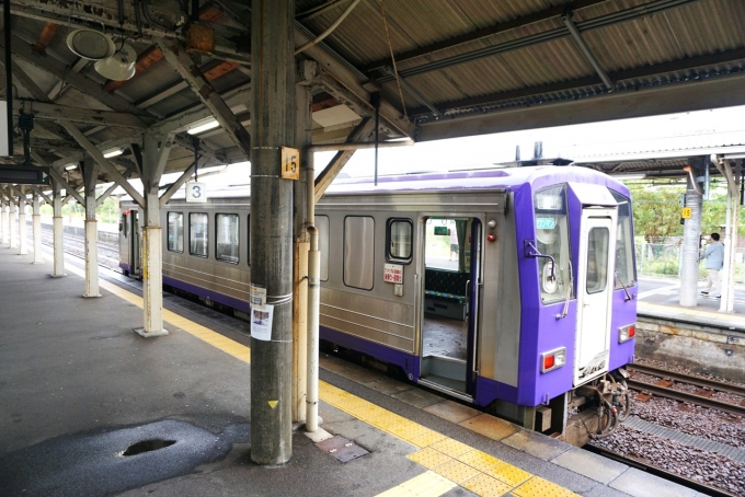 鉄道乗車記録の写真:乗車した列車(外観)(1)          「大雨による徐行運転で大幅に遅れて亀山駅に到着しました」