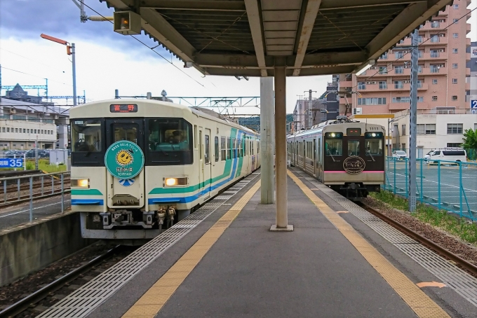 鉄道乗車記録の写真:乗車した列車(外観)(1)        「阿武隈急行線と飯坂線の同時入線が見られました！」
