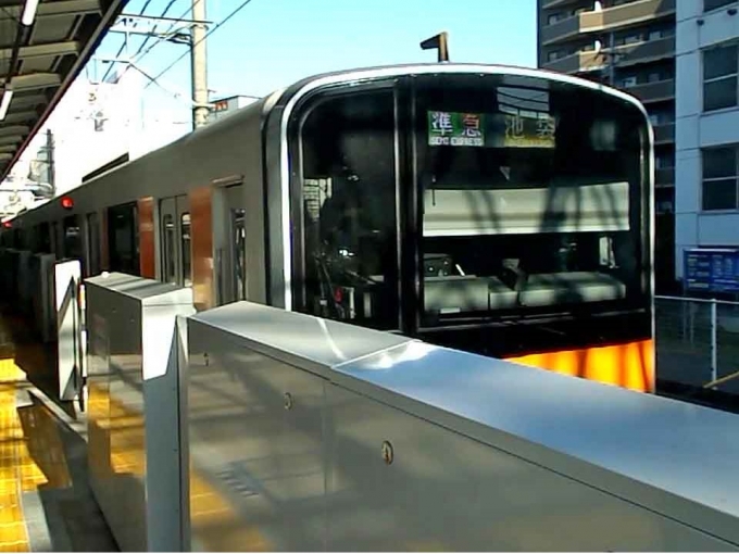 鉄道乗車記録の写真:列車・車両の様子(未乗車)(1)        「乗車車両とは別編成です。
東武50070型　51072F」