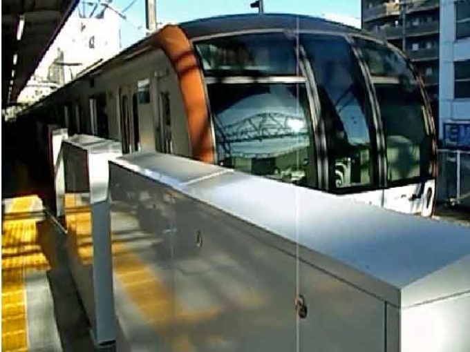 鉄道乗車記録の写真:列車・車両の様子(未乗車)(2)        「乗車車両とは別編成です。
東京メトロ10000系　10121F或いは第61編成」