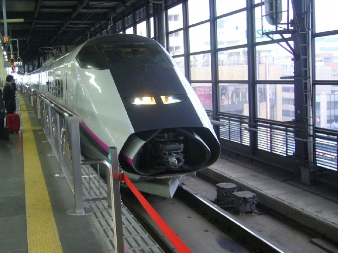 鉄道乗車記録の写真:列車・車両の様子(未乗車)(1)        「「こまち」の連結作業開始シーンです。」