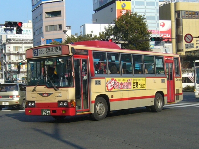鉄道乗車記録の写真:旅の思い出(1)        「長野駅前を発車する長電バス」