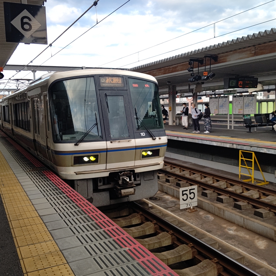 鉄道乗車記録「奈良駅から京都駅」乗車した列車(外観)の写真(1) by 友弘貴之 撮影日時:2021年10月22日