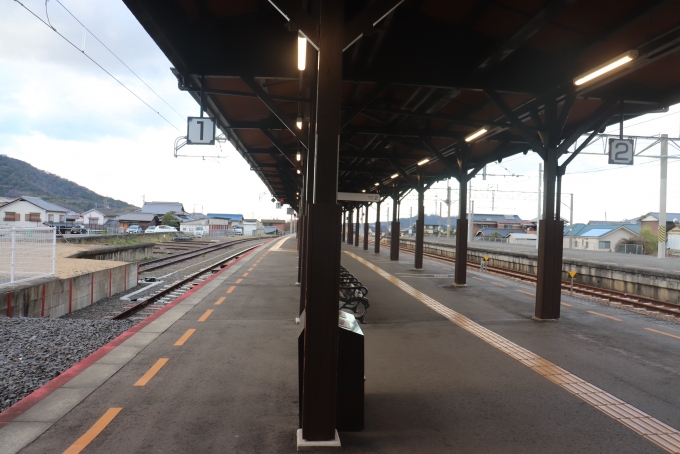 鉄道乗車記録の写真:駅舎・駅施設、様子(96)        「1番線・2番線ホーム」