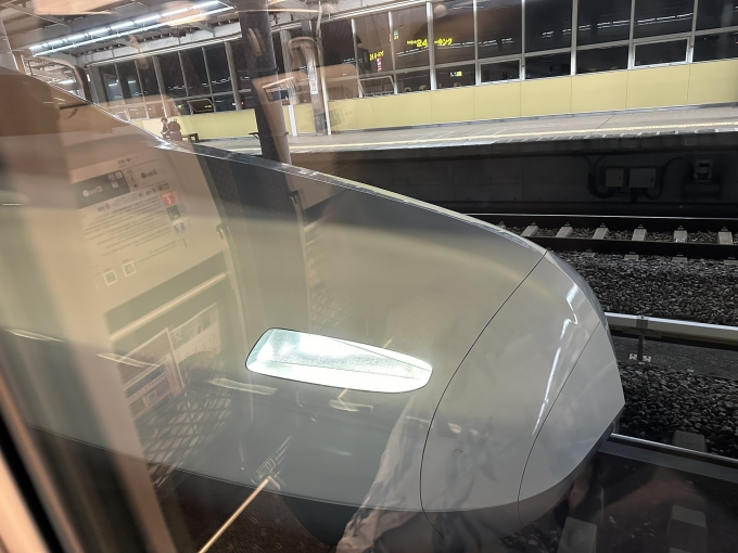 鉄道乗車記録の写真:車窓・風景(6)        「ひかり661は新富士駅本線抑止中
上りにも運転見合わせが発生し、本線にてのぞみ抑止」