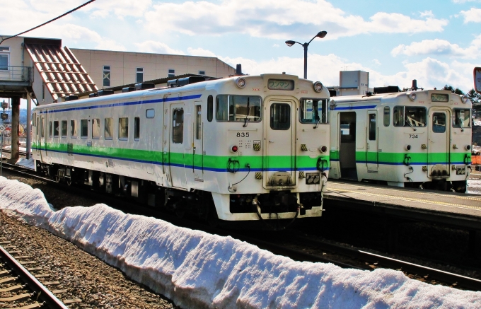 鉄道乗車記録の写真:乗車した列車(外観)(1)          「木古内で江差行の普通列車に乗り換えます。」