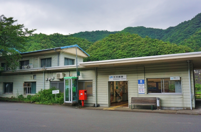 鉄道乗車記録の写真:駅舎・駅施設、様子(3)        「途中の江川崎に到着。
10分間の停車の合間に少々写真撮影。」