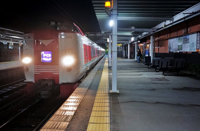 鉄道乗車記録の写真:乗車した列車(外観)(2)        「岡山行の最終やくも号」