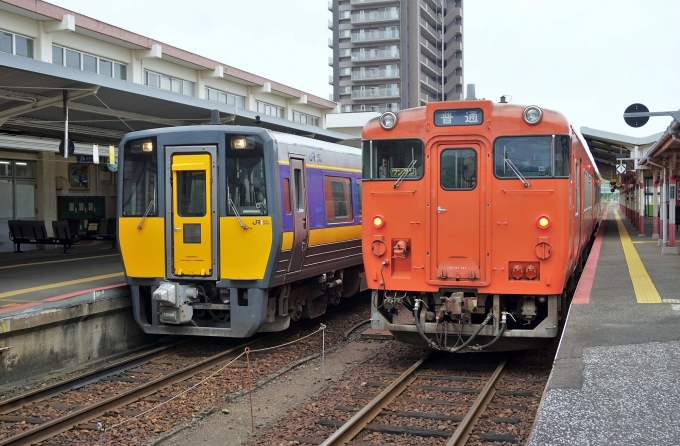 鉄道乗車記録の写真:乗車した列車(外観)(3)        「十数年ぶりに訪れた益田駅。
駅前の様子が少し変わっていました。」