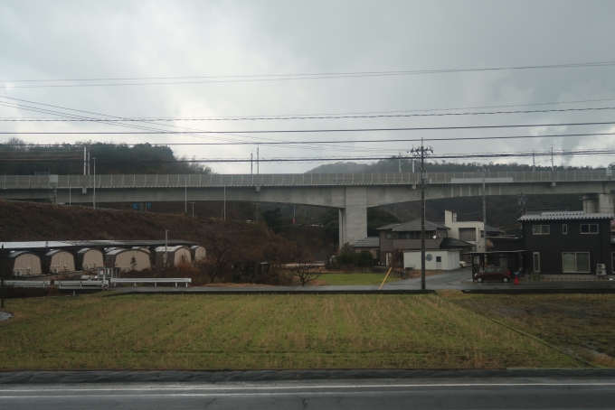 鉄道乗車記録の写真:車窓・風景(4)        「開業間近の北陸新幹線敦賀駅付近の高架」