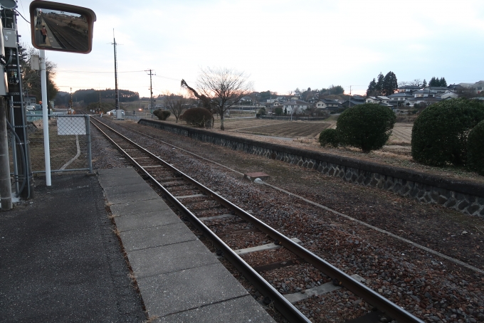 鉄道乗車記録の写真:駅舎・駅施設、様子(2)        「もともと2面2線の退避可能駅だったなごりがのこる」