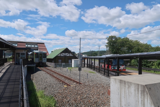 鉄道乗車記録の写真:駅舎・駅施設、様子(4)        「BRTとの乗換駅」