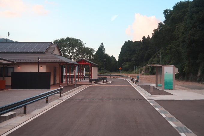 鉄道乗車記録の写真:旅の思い出(15)        「彦山駅からBRT専用道を走行する。」