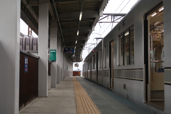 鉄道乗車記録の写真:駅舎・駅施設、様子(11)        「側面だけ見ると完全に日比谷線」