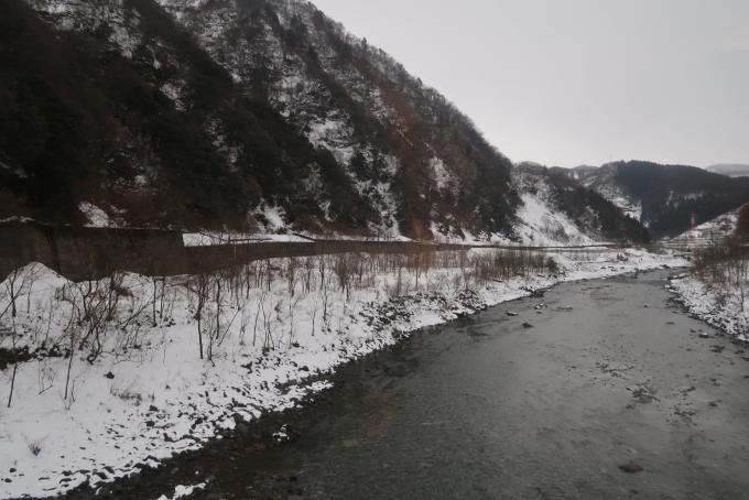 鉄道乗車記録の写真:車窓・風景(5)        「根知から先は南小谷までのほぼ全区間で姫川と雪景色の作り出す美しい景色が堪能できた。」