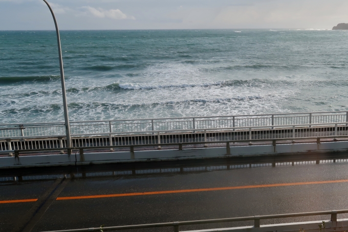 鉄道乗車記録の写真:車窓・風景(2)        「E131系の車窓から太平洋を眺める」
