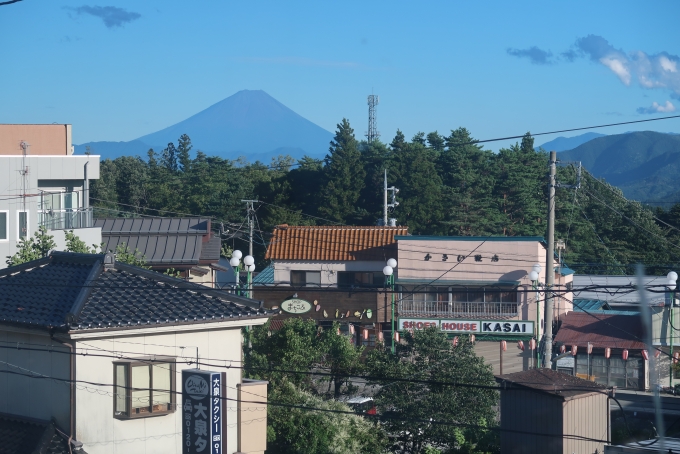 鉄道乗車記録の写真:車窓・風景(4)        「北側の車窓から富士山が綺麗に見えた。」