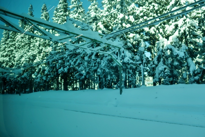 鉄道乗車記録の写真:車窓・風景(7)        「今年の上越線水上―長岡間は大雪で運休の日が多かったが1月2日は奇跡的に晴れた。」