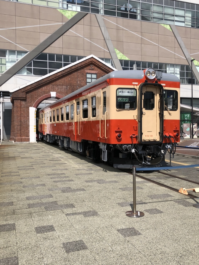 鉄道乗車記録の写真:列車・車両の様子(未乗車)(1)          「糸魚川駅併設の鉄道ミュージアムで
保存展示のキハ52−156」