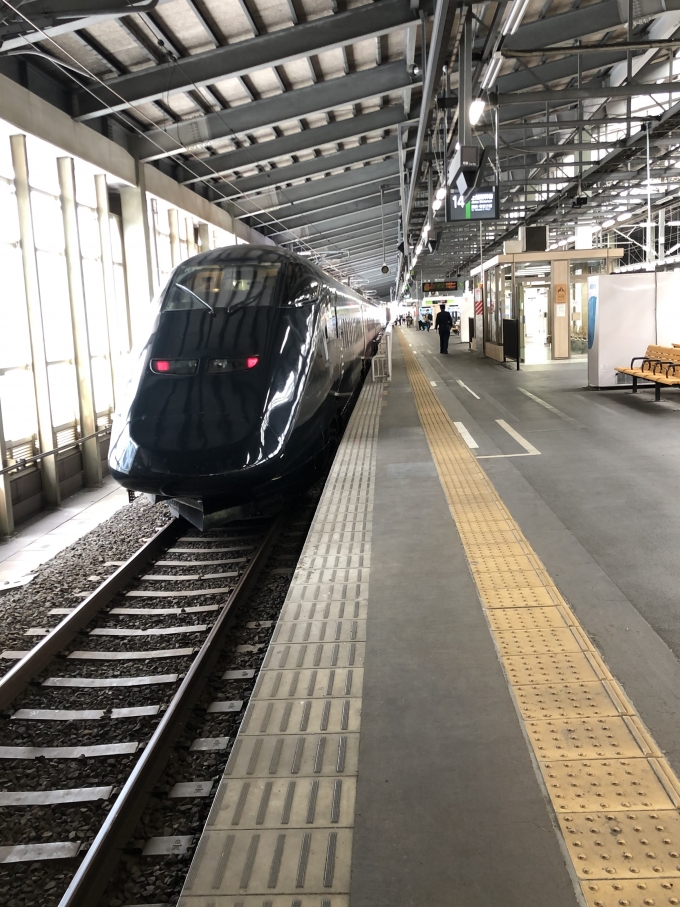 鉄道乗車記録の写真:列車・車両の様子(未乗車)(5)        「現美新幹線と遭遇！」