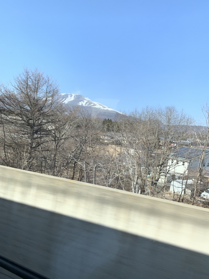 鉄道乗車記録の写真:車窓・風景(2)     「浅間山です」