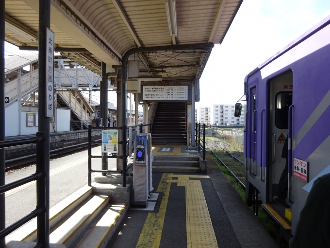 鉄道乗車記録の写真:駅舎・駅施設、様子(3)     「粟生駅からJR加古川線の列車」