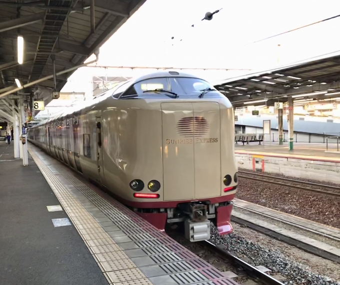 鉄道乗車記録の写真:乗車した列車(外観)(1)     「熱海からサンライズ出雲・瀬戸号に乗車！
シングルの部屋！
初のサンライズは最高でした‥‥
また乗ります。」