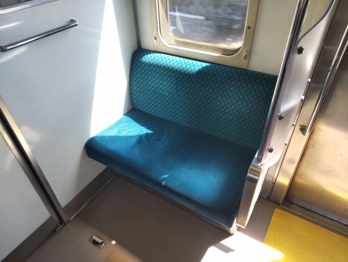 鉄道乗車記録の写真:車内設備、様子(8)        「車端部の特等席」