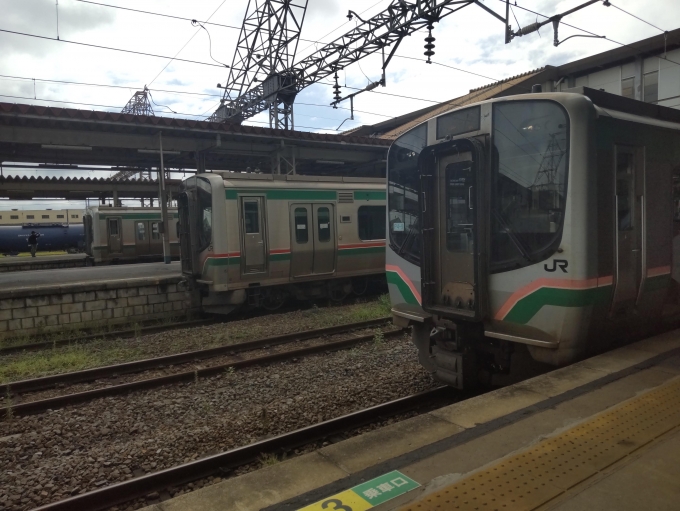 鉄道乗車記録の写真:乗車した列車(外観)(2)        「E721系が3本並ぶ」