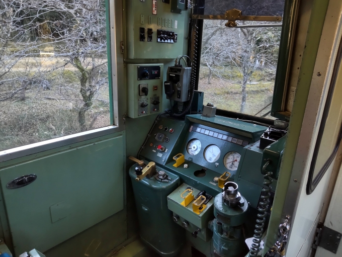 鉄道乗車記録の写真:車内設備、様子(4)        「運転台・キハ32形」