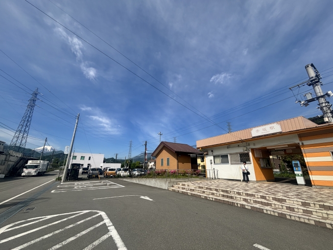 鉄道乗車記録の写真:駅舎・駅施設、様子(1)        「富士山と一緒に」
