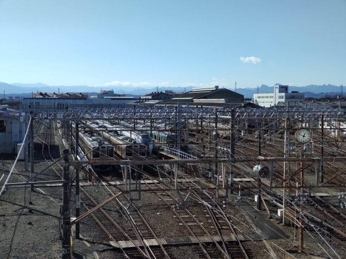 鉄道乗車記録の写真:駅舎・駅施設、様子(6)        「新前橋駅に隣接する新前橋電車区」