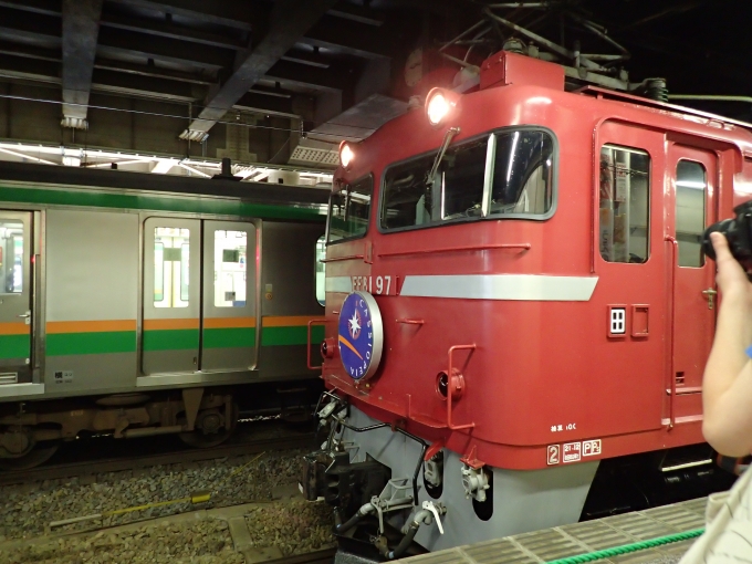 鉄道乗車記録の写真:乗車した列車(外観)(4)        「牽引機のEF81-97。」