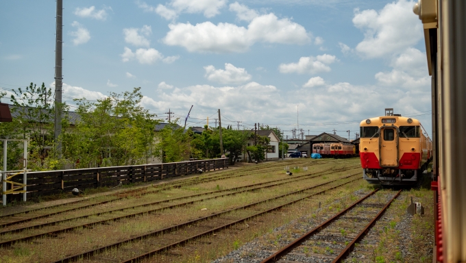 鉄道乗車記録の写真:列車・車両の様子(未乗車)(4)        「ふと車両基地のほうを見ると、真新しい塗装のキハ40が。
後に調べてみたところ、このキハ40 1は2019年に只見線で会津川口まで乗った車両でまさかの再会でした。」