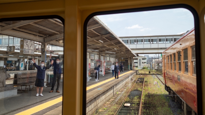 鉄道乗車記録の写真:車窓・風景(5)        「ディーゼル機関車に引かれ、ゆっくりと五井駅を後にします。
」