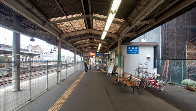鉄道乗車記録の写真:駅舎・駅施設、様子(1)        「高崎駅の片隅にある上信電鉄のホーム」