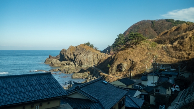 鉄道乗車記録の写真:車窓・風景(22)        「このあと右へカーブしながら日本海を離れます。」