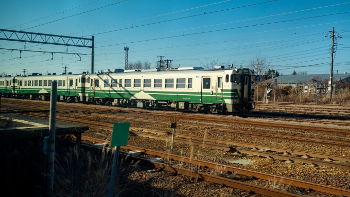 鉄道乗車記録の写真:列車・車両の様子(未乗車)(8)        「男鹿線色のキハ40 575+キハ40 544+不明」