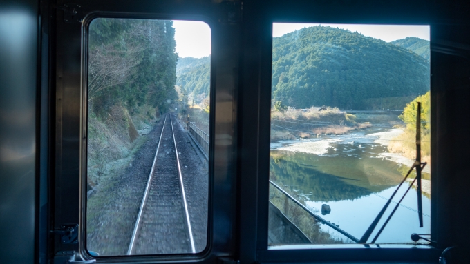 鉄道乗車記録の写真:車窓・風景(15)        「中村で別れた四万十川が再び寄り添ってくると、もうすぐ窪川駅に到着です。」