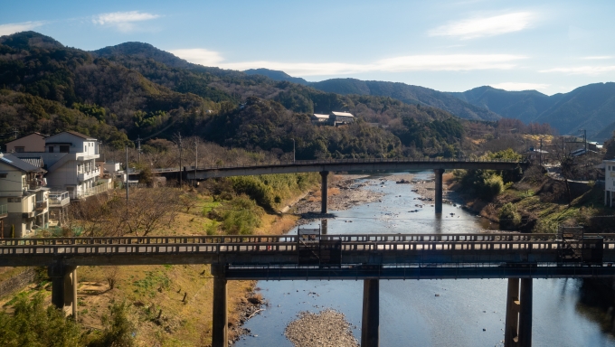 鉄道乗車記録の写真:車窓・風景(23)        「江川崎駅の手前で右にカーブして起点から共にしてきた四万十川と別れると、支流である広見川を渡ります。」