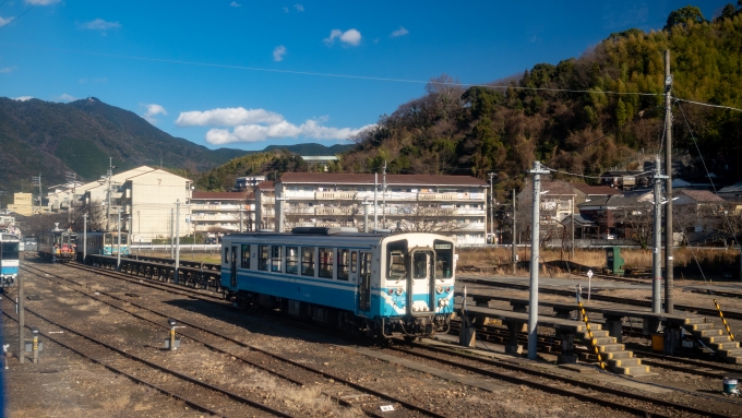 鉄道乗車記録の写真:車窓・風景(38)        「宇和島運転区の気動車たち。
奥に転車台も見えます。」
