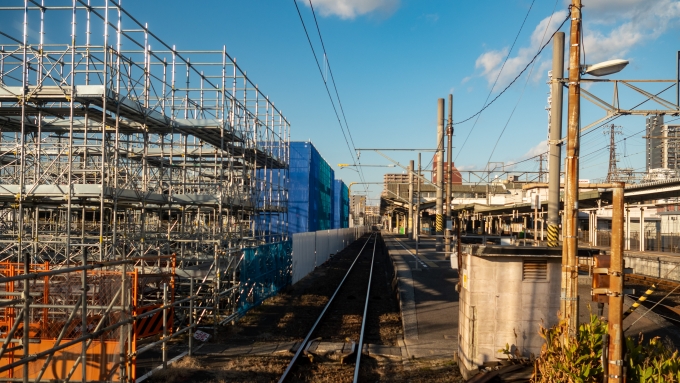 鉄道乗車記録の写真:車窓・風景(3)        「高架化の工事が進む松山駅を後にします。」
