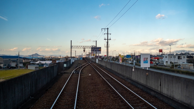 鉄道乗車記録の写真:車窓・風景(12)        「向井原駅を出ると分岐器を渡り旧線のほうへ進みます。」
