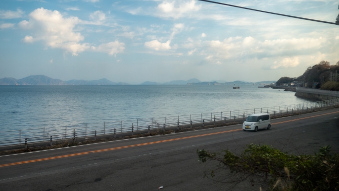 鉄道乗車記録の写真:車窓・風景(10)        「大浦駅を過ぎると、国道196号線と並走しながら瀬戸内海に沿って進む眺望の良い区間となります。」
