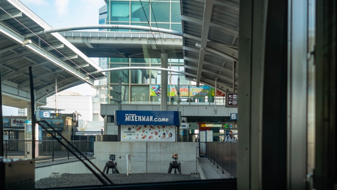 鉄道乗車記録の写真:車窓・風景(17)        「高松駅の頭端式ホームに到着。」
