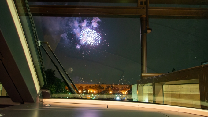 鉄道乗車記録の写真:車窓・風景(6)        「タイミングよく花火も見ることができました。」