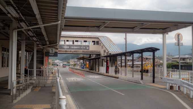 鉄道乗車記録の写真:駅舎・駅施設、様子(5)     「BRT専用線と鉄道が混在する構内」