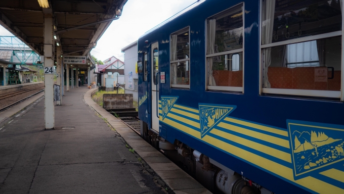 鉄道乗車記録の写真:乗車した列車(外観)(11)        「鷹巣駅に到着」